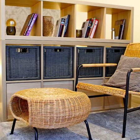 New! Cozy Apartment With Free Guarded Parking Рига Экстерьер фото