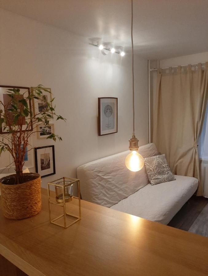 New! Cozy Apartment With Free Guarded Parking Рига Экстерьер фото