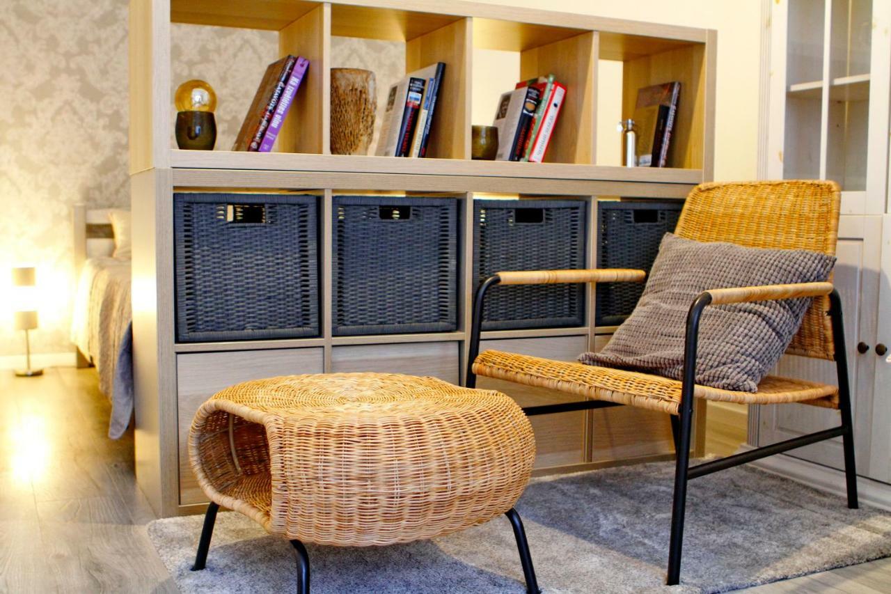 New! Cozy Apartment With Free Guarded Parking Рига Экстерьер фото
